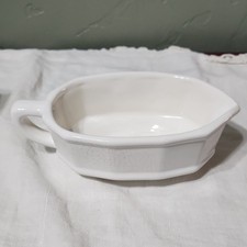 White Ceramic Oval Gravy Boat Glossy Finish with Handle