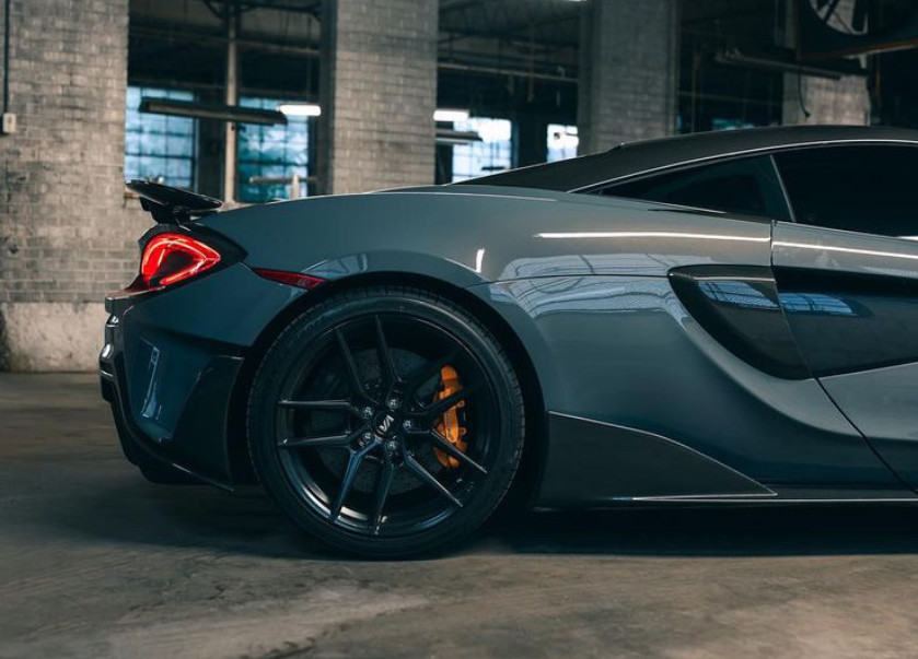 Variant Helium Semi-Gloss Black Wheel and Tire Set for McLaren 600LT