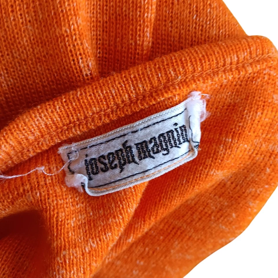 Small 1970's Vintage Joseph Magnin Orange Sleeveless Knit V-Neck Top - Image 3 of 4