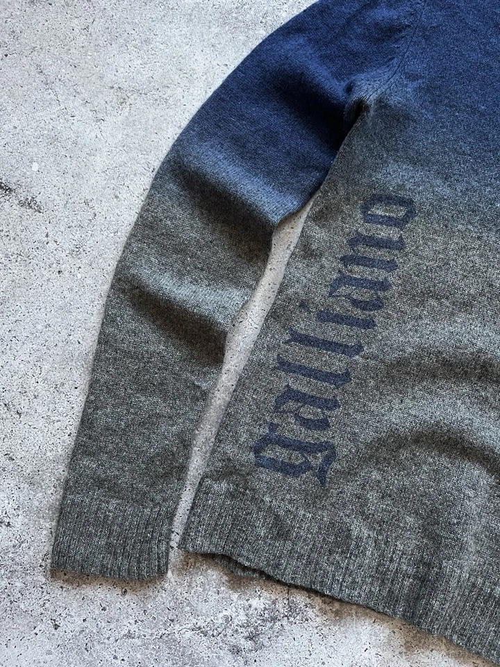 Suéter tejido vintage Galliano de dos tonos azul/gris degradado lana cuello en V para hombre talla L Foto 3 de 4