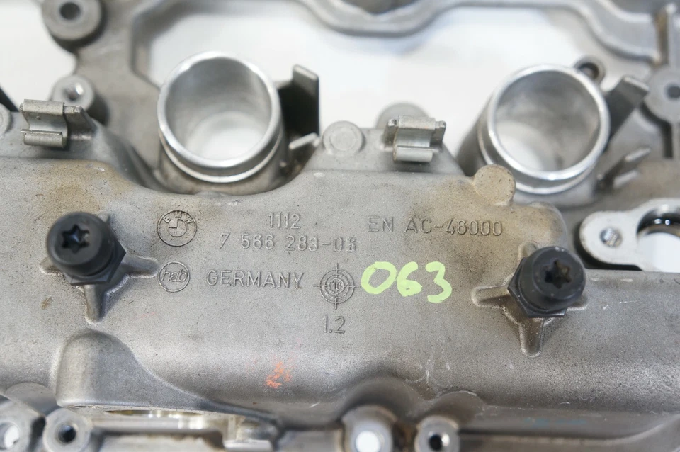 BMW 550I 750I X5 2011-2015 4,4 L V8 N63 pasajero motor válvula cilindro cubierta Foto 4 de 4