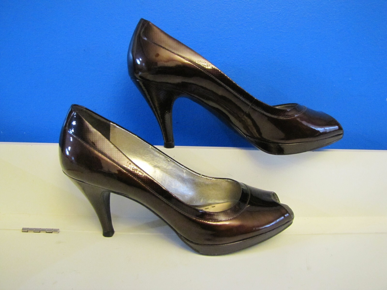 Gianni Bini (Retails 159) Brown Glossy lacquer Open Toe 9 M Pump High