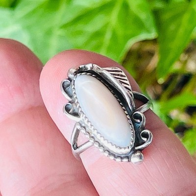 Sterling Silver MOP Inlay Ring Size 6 Old Pawn 4gr 925 Vintage Fred Harvey Era