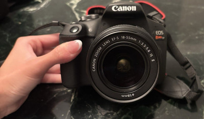 Canon EOS Rebel T7 DSLR 24.1MP 18-55mm IS Lens Kit w/ Bag, Charger, Strap