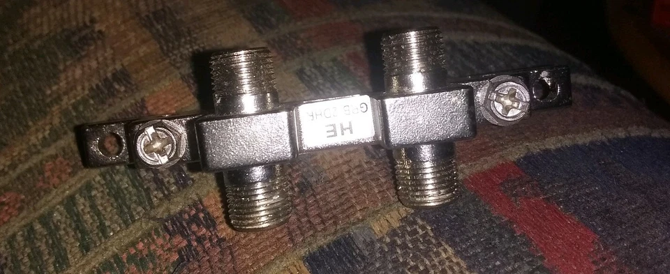  10 GROUND CLAMP Comm 27VT GRB-2DHR   comes w screws.   Cable Installation - Image 2 of 2