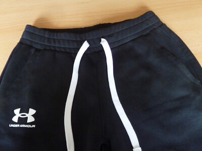 UNDER ARMOUR JOGGINGHOSE SPORTHOSE FITNESS GRÖßE  M NEU