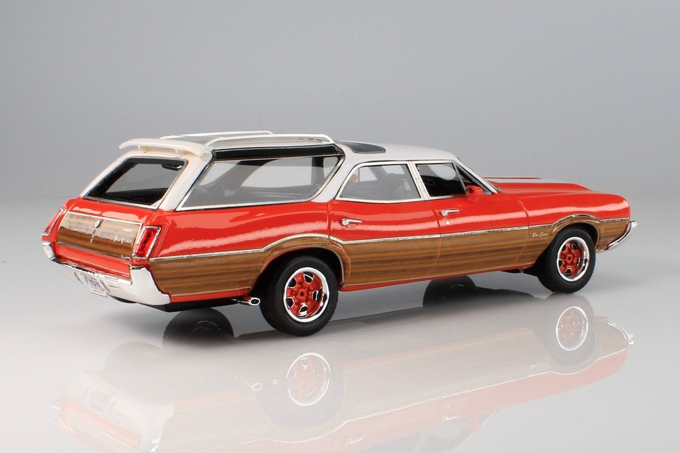 KESS Model Oldsmobile Vista Cruiser 442 1972 - Miniature 1/43 Collection