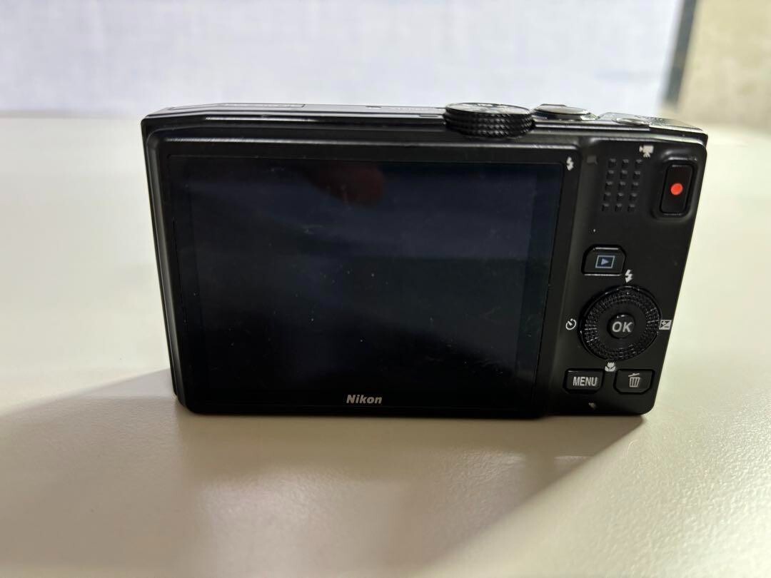 Nikon COOLPIX S8200 Black Digital Camera 16.1MP 14x Optical Nikon COOLPIX S8200 Black Digital Camera 16.1MP 14x Optical