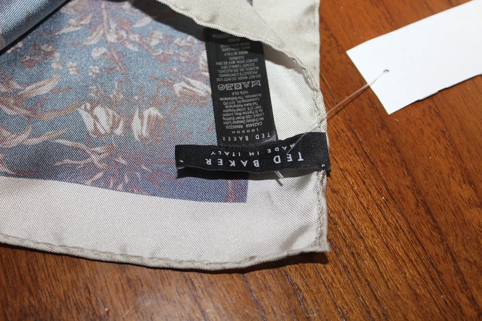 TED BAKER PAÑUELO BOLSILLO HOMBRE 100% SEDA FLORAL 13" X 13" (VER DESCRIPCIÓN) Foto 2 de 4