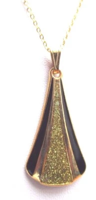 Superbe pendentif chaîne couleur or émail noir vert diamanté bijou vintage 28B - Photo 1/3