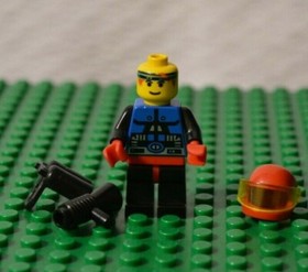 LEGO Space Spyrius Astronaut Minifigure Airtank 1843 6705 6959 6949 6939 - SP039