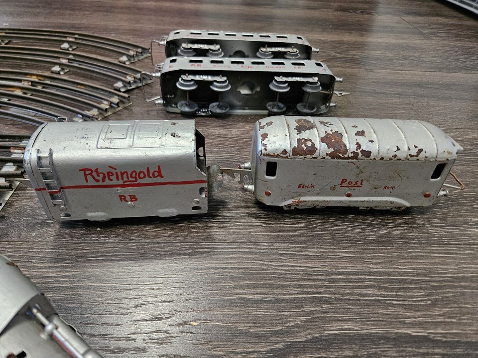 LOCOMOTIVE 2D2 JEP TOLE LYTHOGRAPHIEE PRE WAR ECH 0. LONG 26 CM