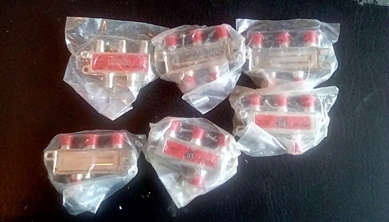 (6)  SVI   SV  Coax Cable Splitters  5/1000 MHz