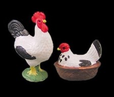 Casa de muñecas miniatura gallo y gallina blanco y negro