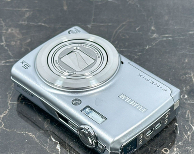 Fujifilm FinePix F100fd Silver Digital Camera 12MP 5x Zoom Tested