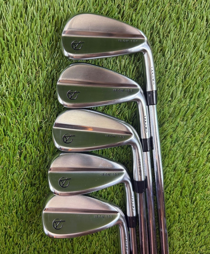 Set Di 6 Aste Da Ferro True Temper Dynamic Gold R300 Flex Regolare - Da 4 A 9 Ferro .355