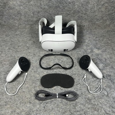Meta Quest 3S 256GB VR Headset W/ Controllers Tested & Workng