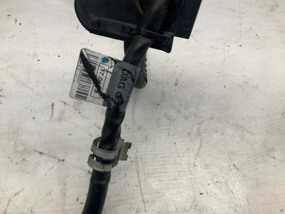 Cable alternador arranque batería 12-14 Mercedes-Benz C300 P Foto 3 de 4