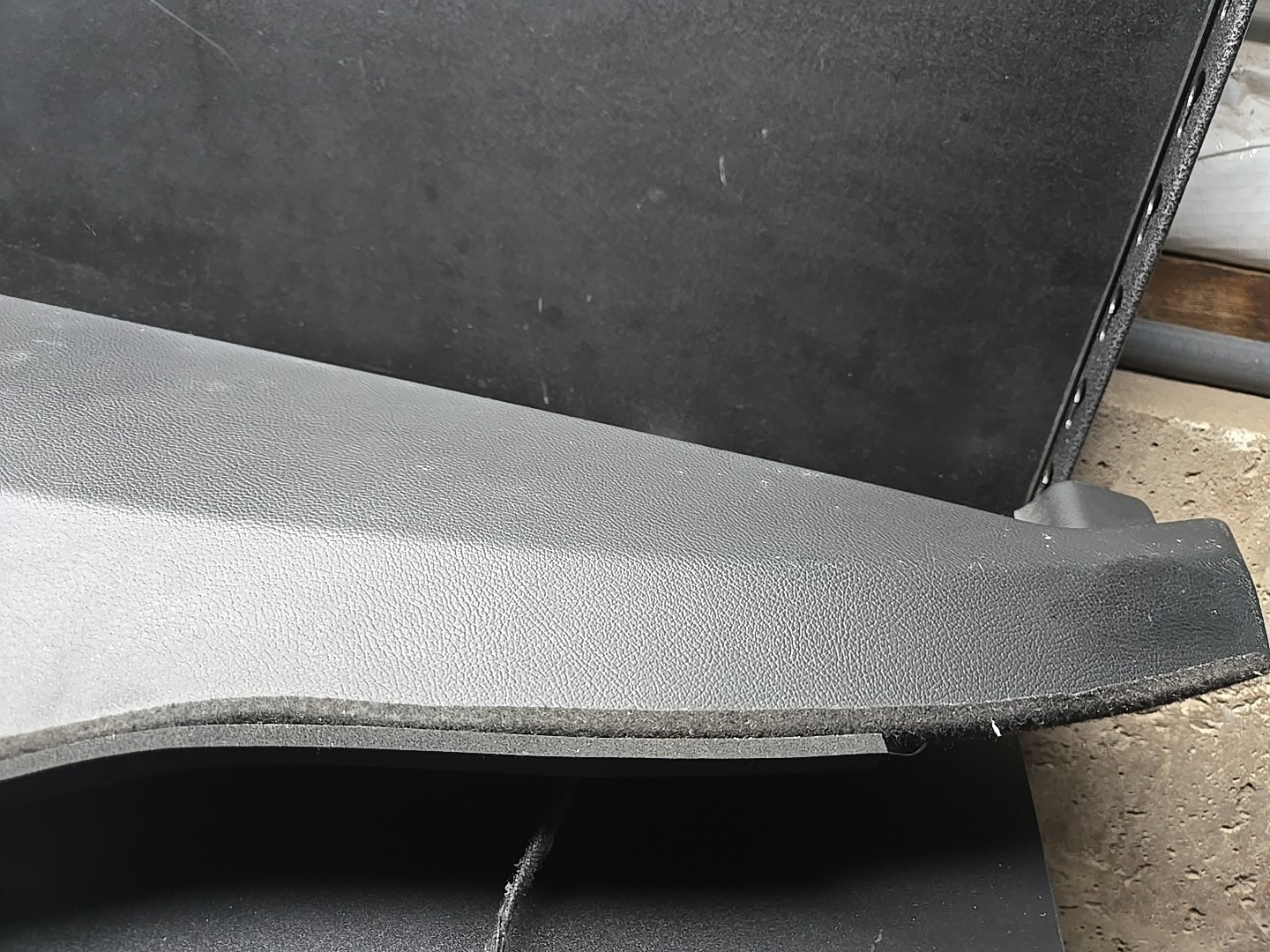 2014-2017 Maserati Ghibli Rear Parcel Shelf Cover / Sunshade & Third Brake Light