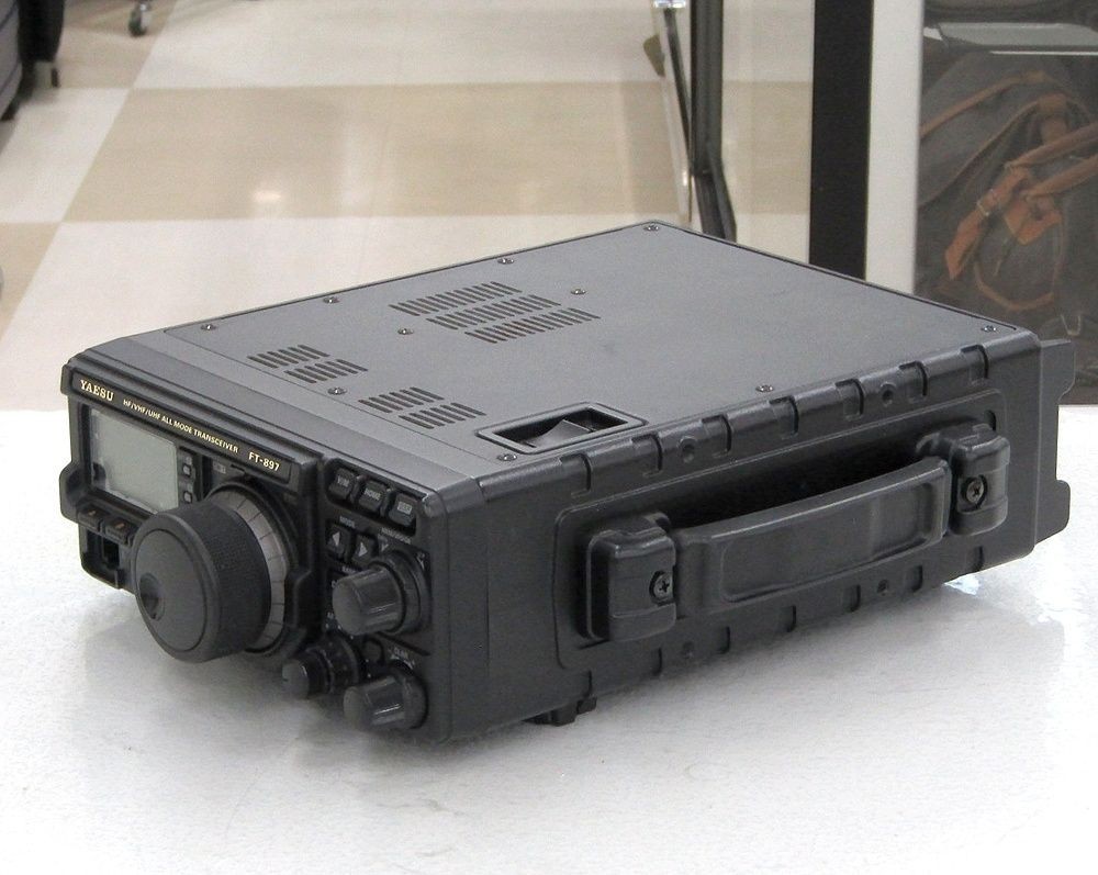 YAESU FT-897 All-Mode Transceiver HF/VHF/UHF Radio Used w/ Box
