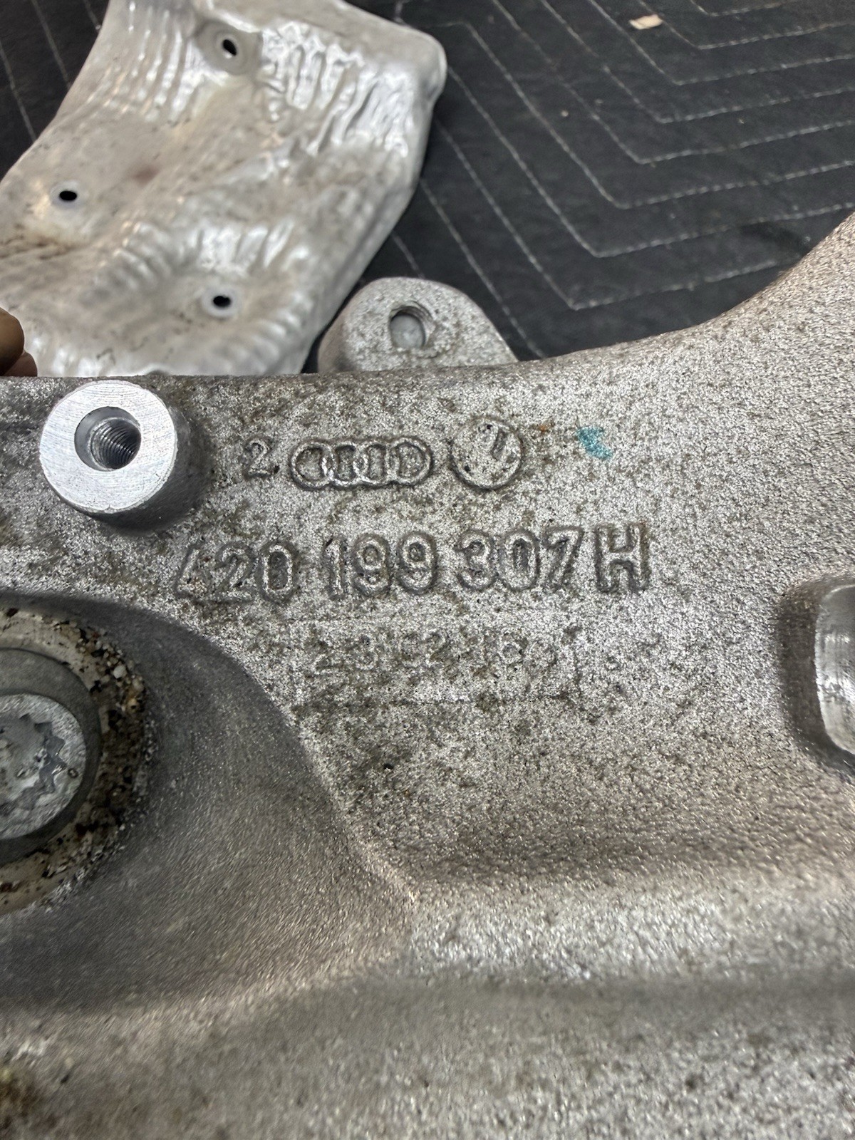 Audi R8 2017-2023 Right Engine mounts Pair