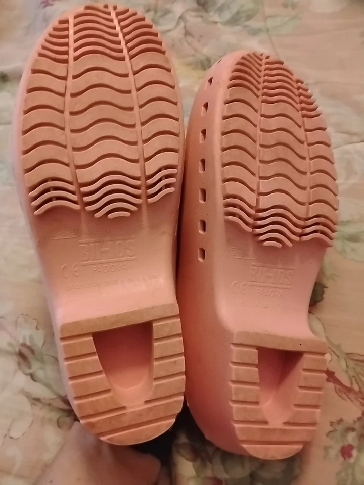 Tamancos Calzuro BiHos Classic borracha autoclavável sem furos rosa tamanho 5.5-6.5 - Imagem 3 de 4