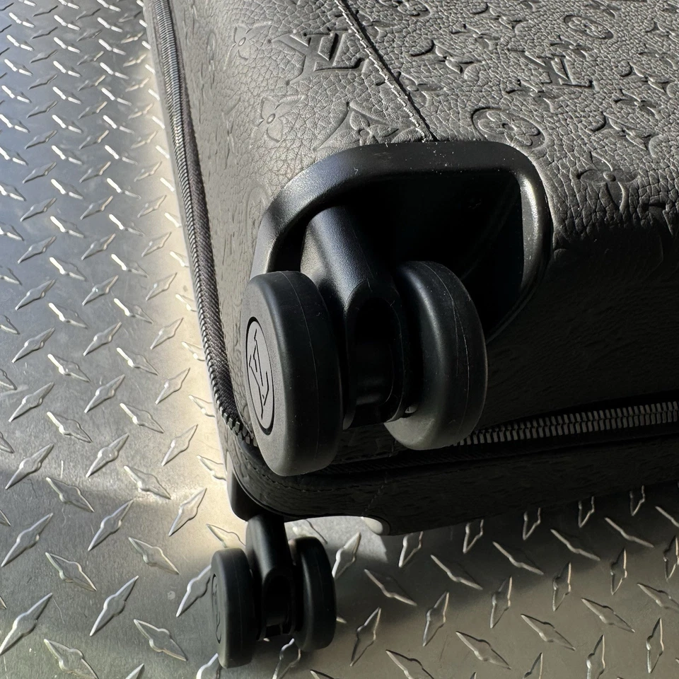 $5300 Louis Vuitton Horizon 55 Carry on luggage Monogram Empreinte In Black - Image 4 of 4