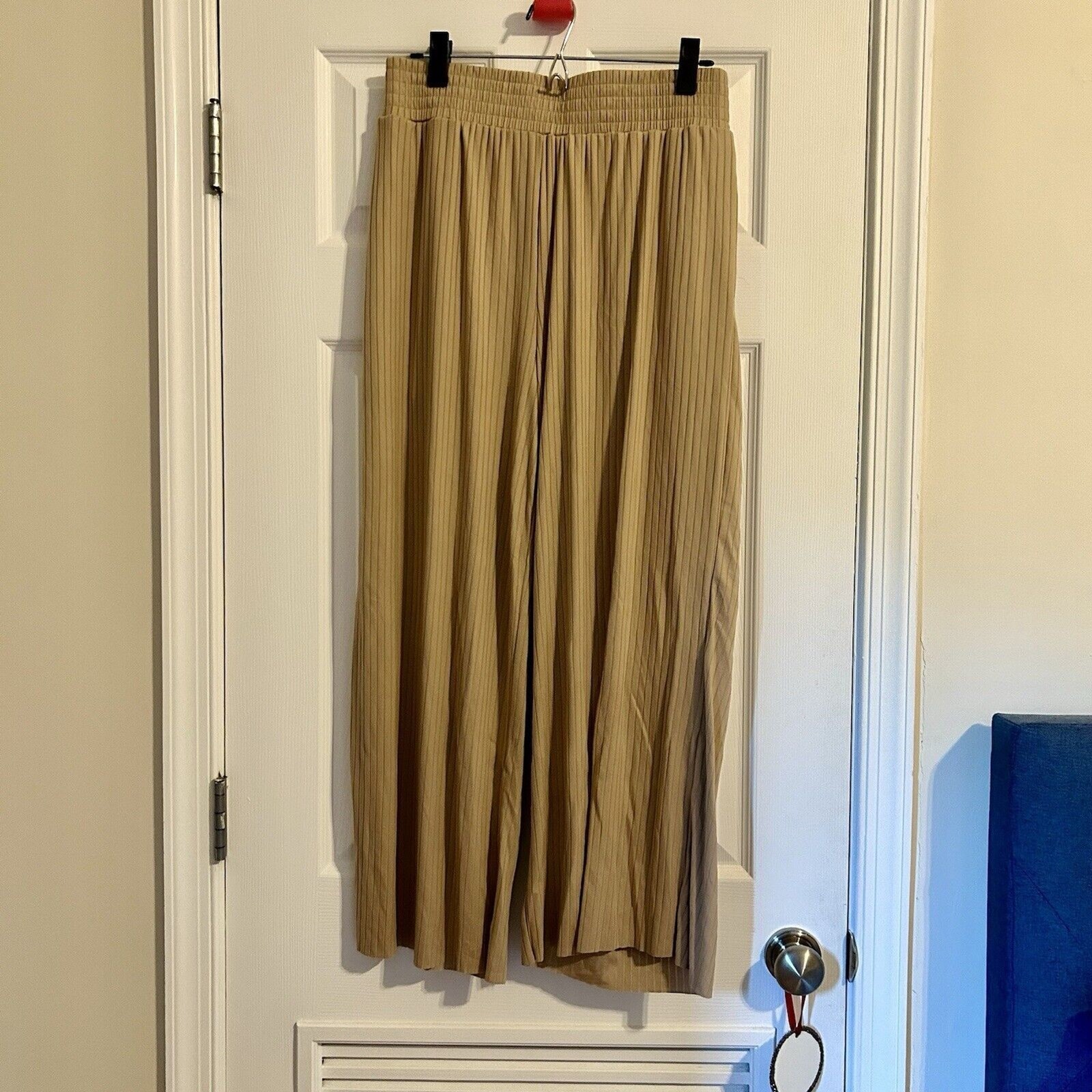 FILA Pantalone Jackson Rowe marrone beige gamba larga ritagliato donna medio fluido neutro a costine