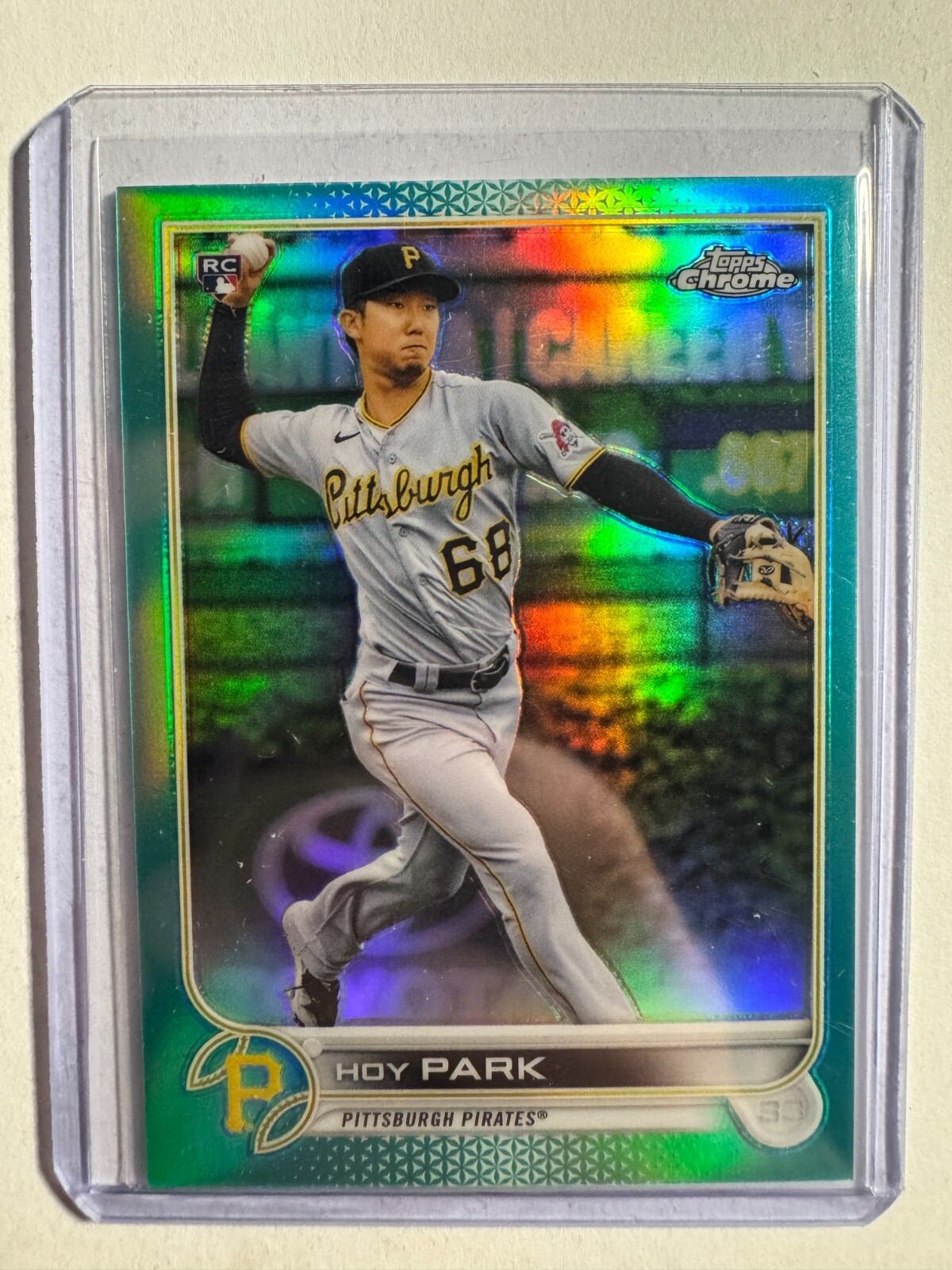 K312,470 - 2022 Topps Chrome Aqua Refractors #32 Hoy Park #/199