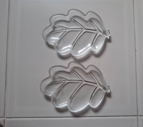 Zestaw 2 talerzy szklanych w kształcie liścia - Zdjęcie 1 z 4