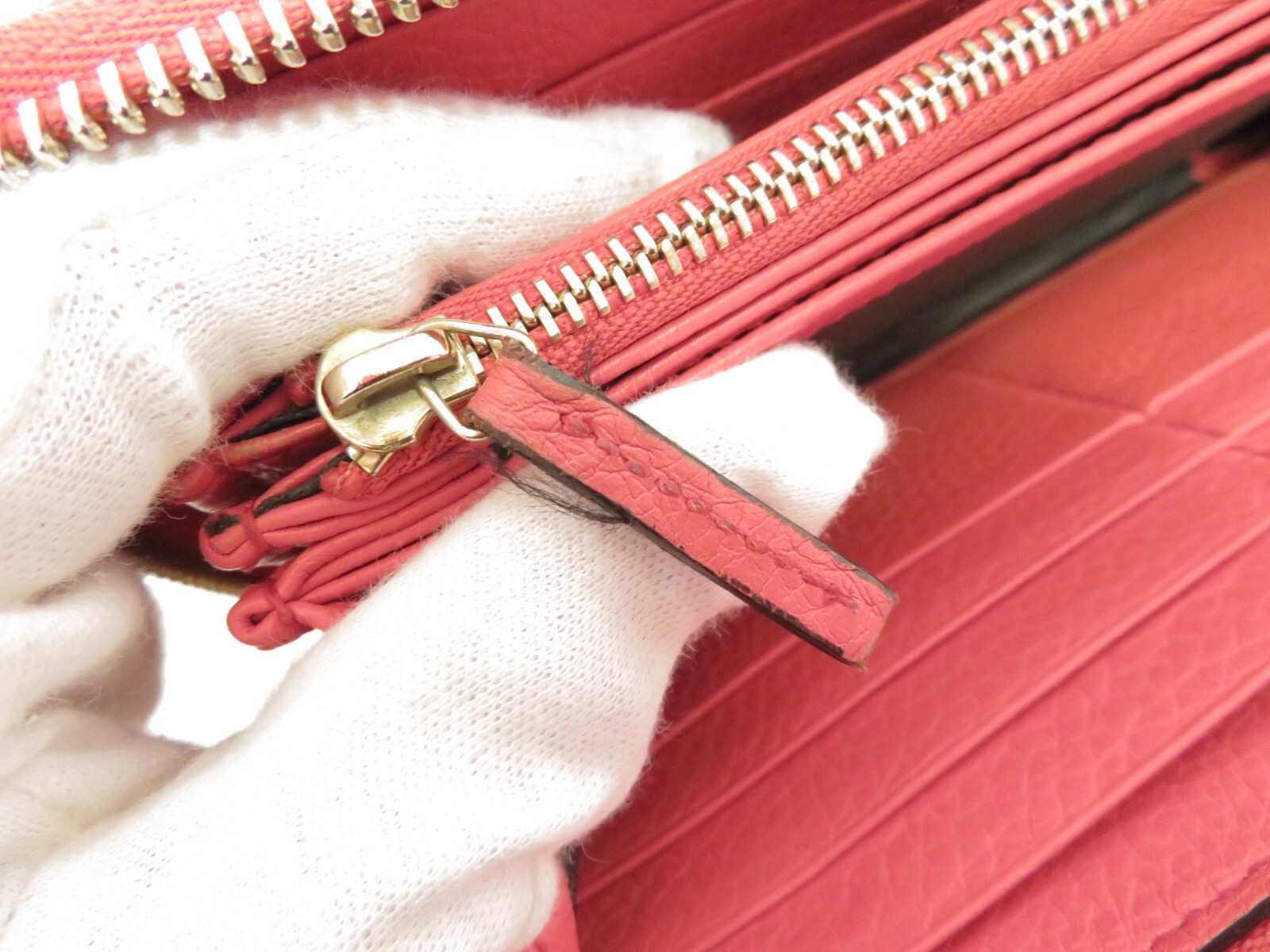 Authentic GUCCI GG Soho Interlocking Zip Around Z… - image 16