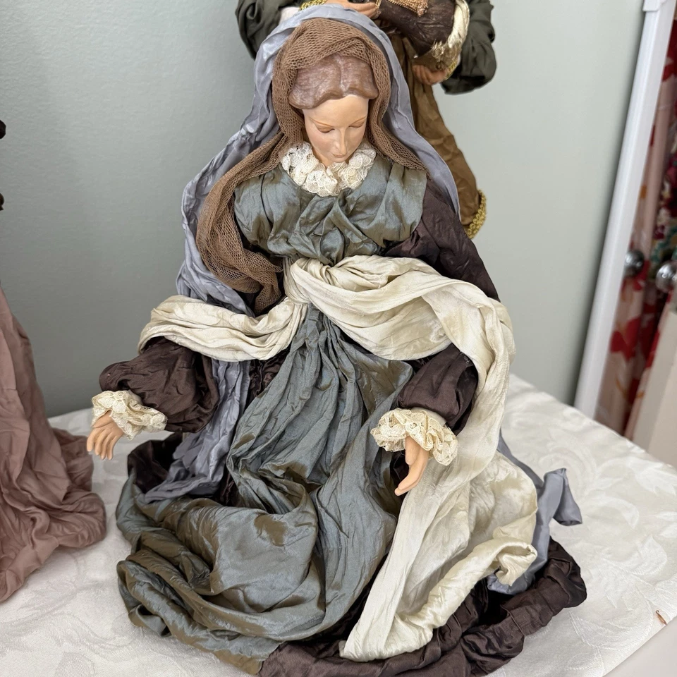 Vtg LARGE Fabric & Resin Nativity Set 21” 6 Pc Wise Men Mary Joseph Jesus #READ# - Image 4 of 4