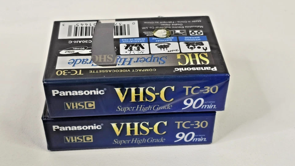 Panasonic PV-L352D Palmcorder 700x VHS-C Camcorder Bundle - Image 4 of 4