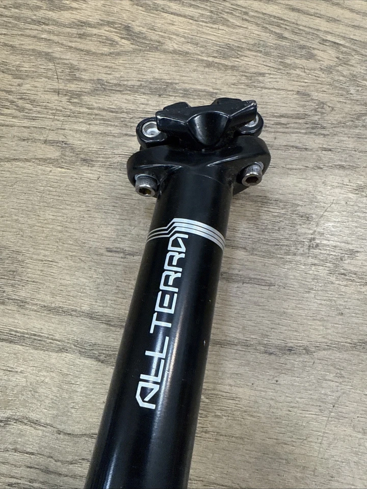 Tija de sillín de aluminio Promax All Terra 310 mm 31,6 mm negra para bicicleta Foto 4 de 4