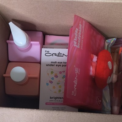 the Crème Shop Skin Care Set:  17 Pieces
