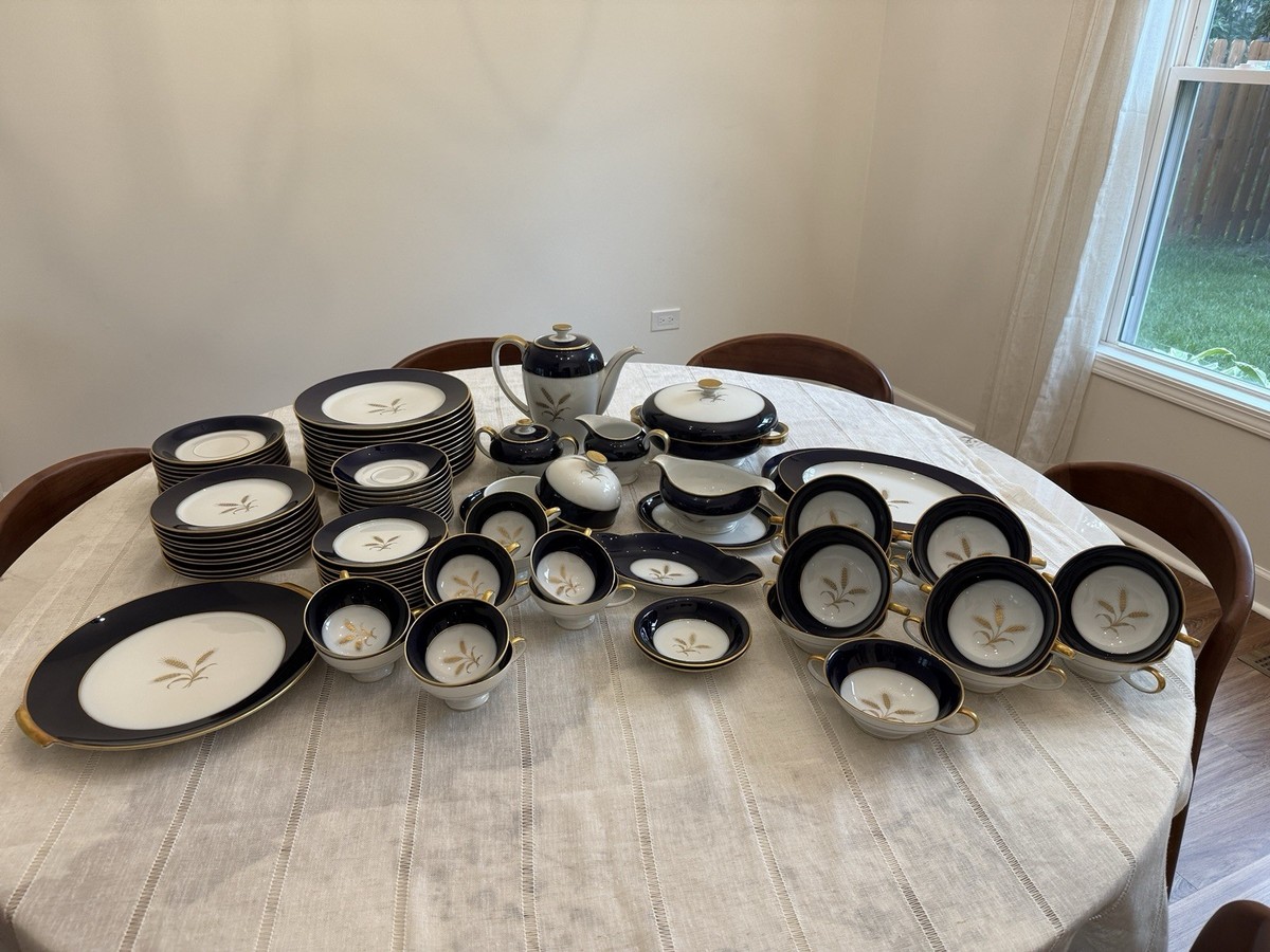 Rosenthal Helena Cobalt & Gold Fine China – 90-Piece Set – Germany