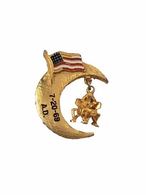 Vintage Historic Commemorative APOLLO 11 Moon Landing Pin  Gold 1969