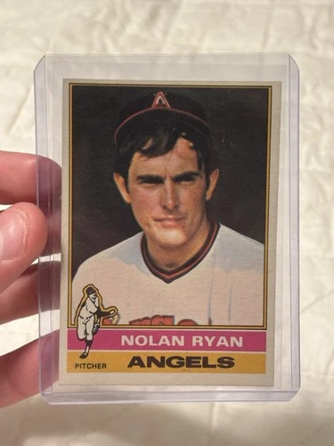 1976 Topps Nolan Ryan Vintage Baseball Card #330 California Angels