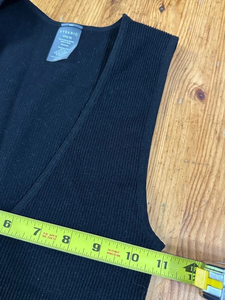 Dynamic Crop 背心上衣均码黑色适合大多数罗纹 V 领 — 第 3/4 张图片