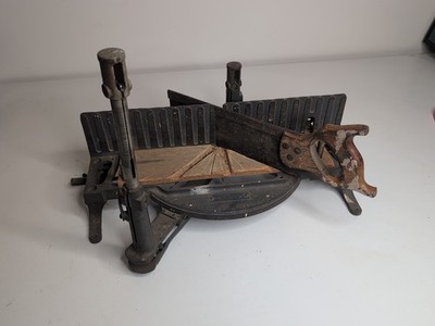 Vintage Stanley No. 2358 Miter Box w/ 17  Back Saw   Cast Iron & Wood USA