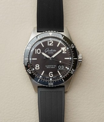 Glashutte Original SeaQ Panorama Date 1-36-13-01-80-33