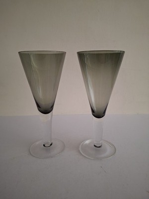 Weingläser im skandinavischen Stil geräuchert grau & klar x 2 hoch 22 cm Vintage 10floz