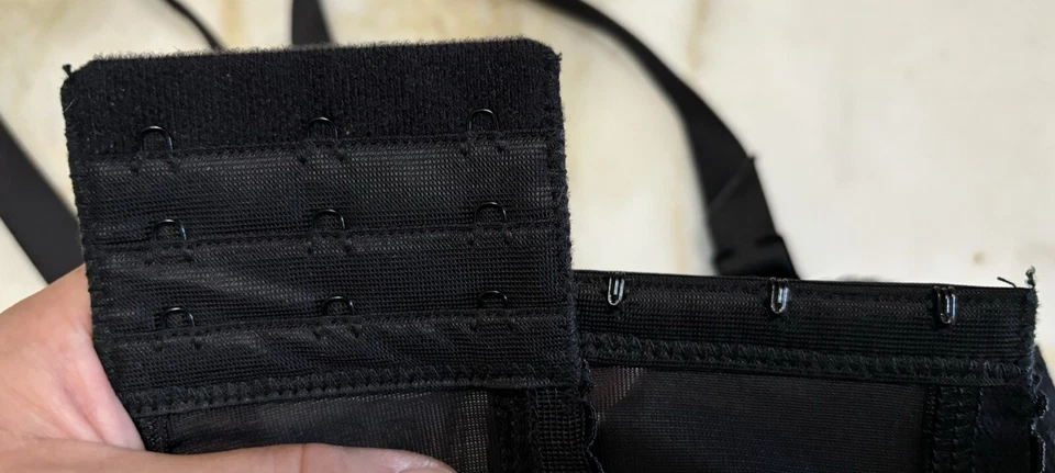 全新无标签 Ardyss 天使文胸 30D 黑色蕾丝无线支撑 — 第 4/4 张图片