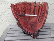 Louisville Slugger KHBG9 11.5 " Softball Glove / Mitt LH Fit GC Free S/H