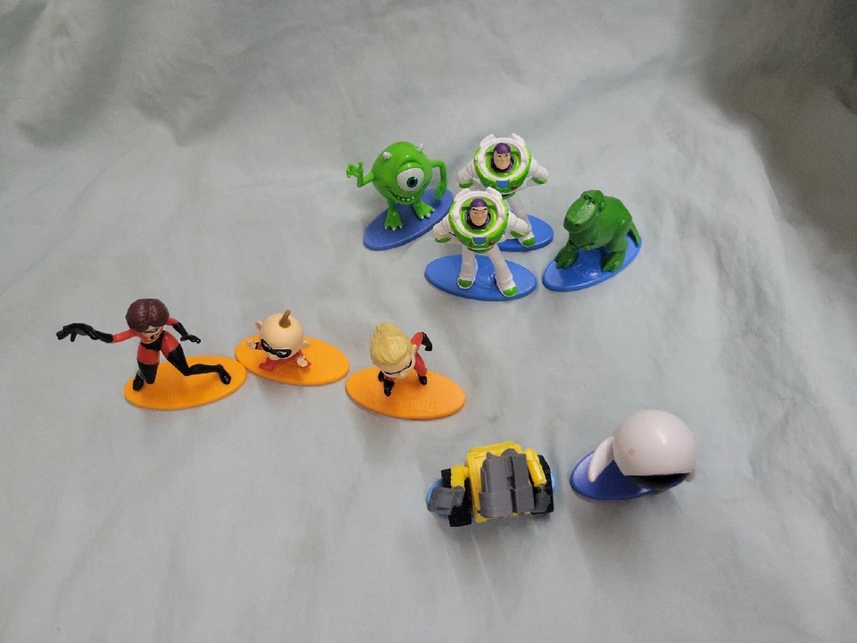 Wall E, Toy Story, Increíbles, Micro Colección de 9 Mattel Disney Pixar 2020 Foto 2 de 4