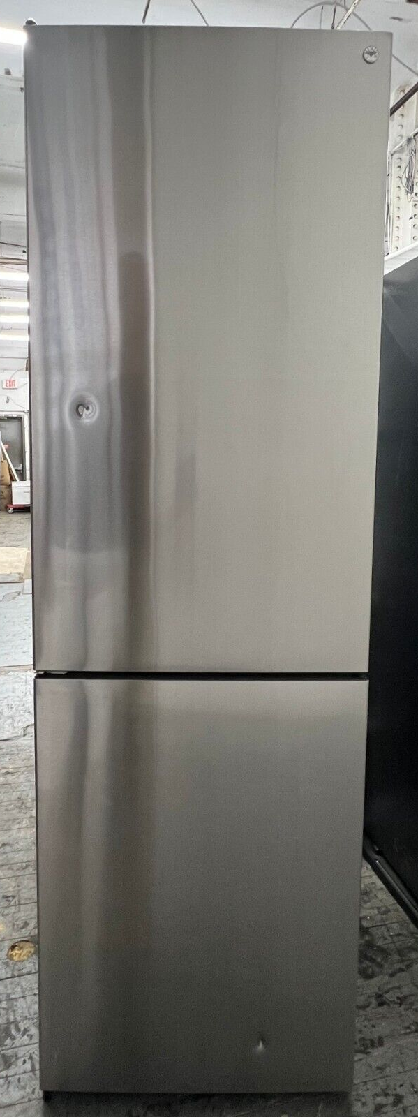 Bertazzoni REF24BMFX Master Series 11.5 Cu. Ft. BottomFreezer