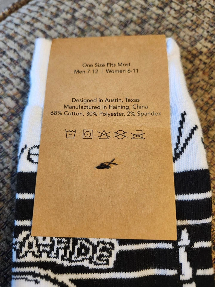 VERSITI BONE-A-FIED DONOR SKULL SKELETON UNISEX SOCKS ONE SIZE NEW - Image 4 of 4