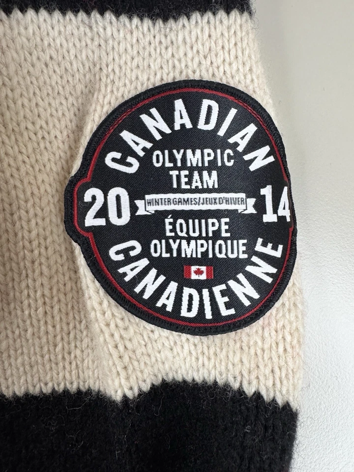 Team Canada 2014 Sochi Olympic Wool Zip Sweater M Red Beaver Maple Leaf Heritage - Image 3 of 4