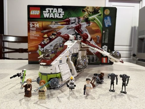 LEGO Republic Gunship (75021) - No Manuals or Poster, 100% Complete Otherwise!