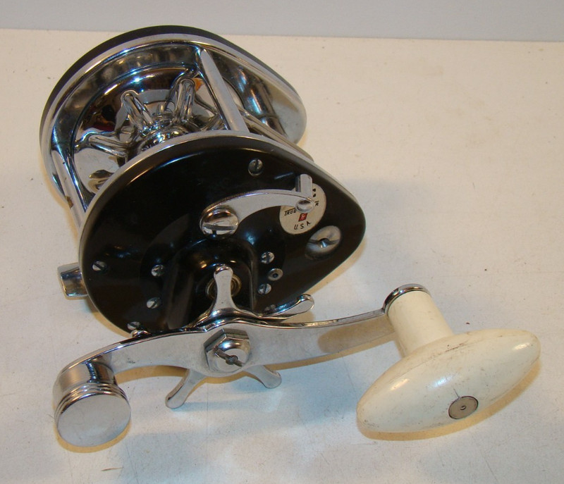 Vintage TRUE TEMPER Model 922c Salt Water SPINNING REEL